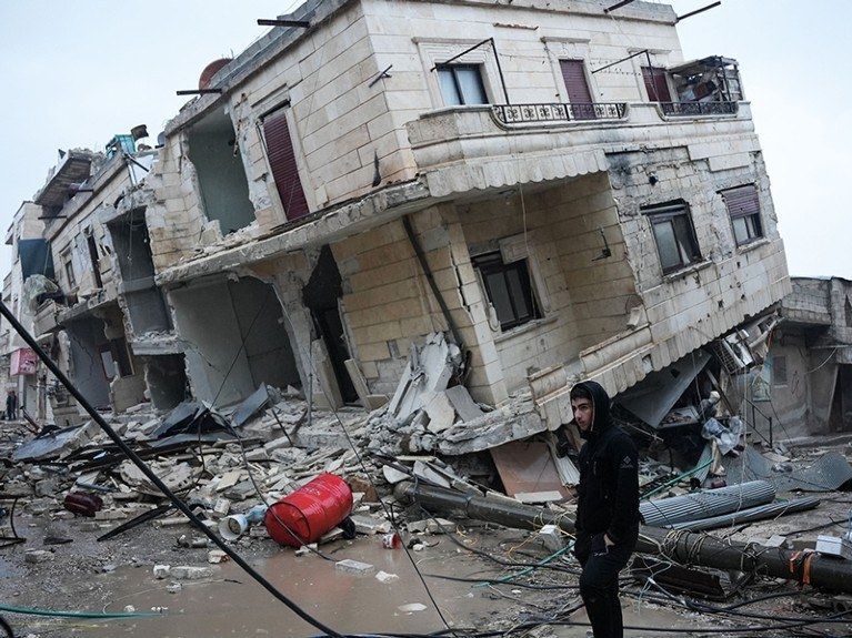 Rritet numri, mbi 7700 të vdekur nga tërmeti në Turqi dhe Siri