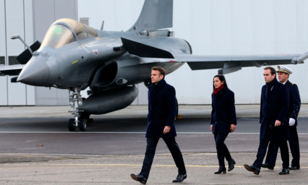 Vuçiqi e bëri të kryer  Franca e  bllokon  shitjen e avionëve luftarakë Rafale   për disa arsye